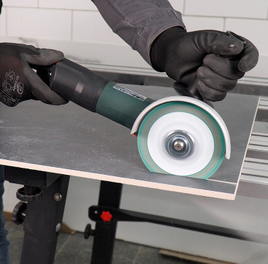 Diamantschnitt mit Millimetergenauigkeit: wie man einen Winkelschleifer und eine Scheibe für jede Aufgabe wählt